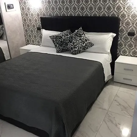 Sannazzaro 70 *