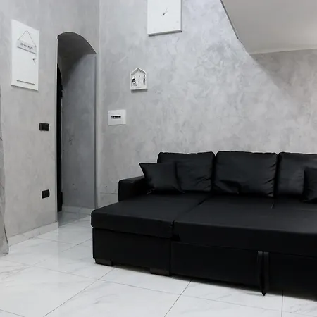 Sannazzaro 70 Holiday home *