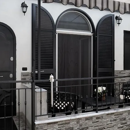 Holiday home Sannazzaro 70 Naples
